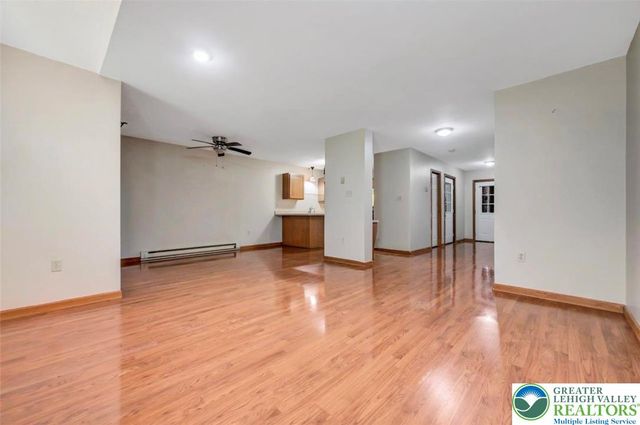 613 Country Acres Court, Chestnuthill Twp, PA 18330