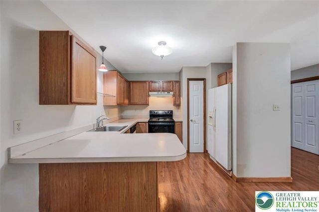 613 Country Acres Court, Chestnuthill Twp, PA 18330