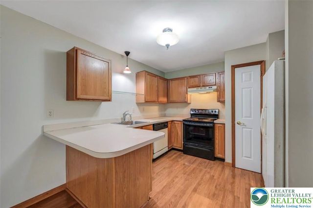 613 Country Acres Court, Chestnuthill Twp, PA 18330