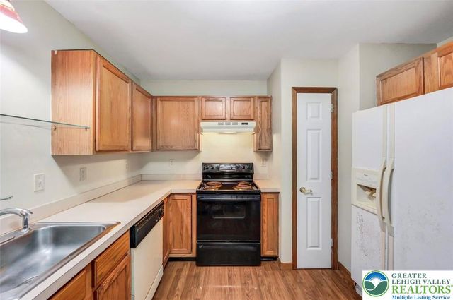 613 Country Acres Court, Chestnuthill Twp, PA 18330