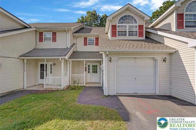613 Country Acres Court, Chestnuthill Twp, PA 18330