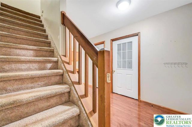 613 Country Acres Court, Chestnuthill Twp, PA 18330
