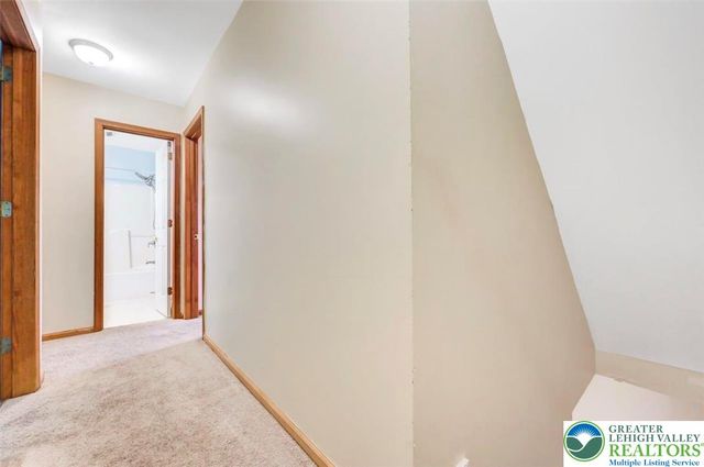 613 Country Acres Court, Chestnuthill Twp, PA 18330