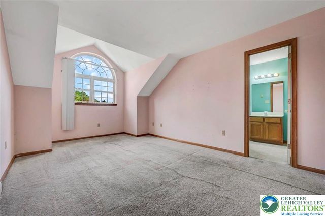613 Country Acres Court, Chestnuthill Twp, PA 18330