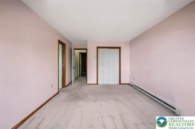 613 Country Acres Court, Chestnuthill Twp, PA 18330