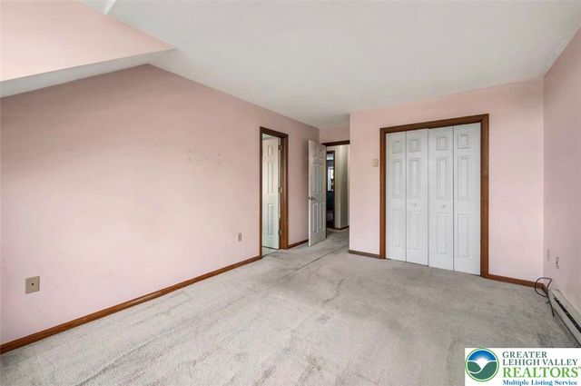 613 Country Acres Court, Chestnuthill Twp, PA 18330