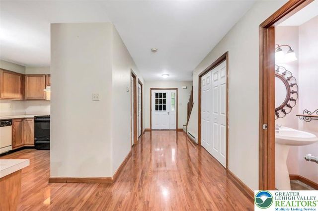 613 Country Acres Court, Chestnuthill Twp, PA 18330