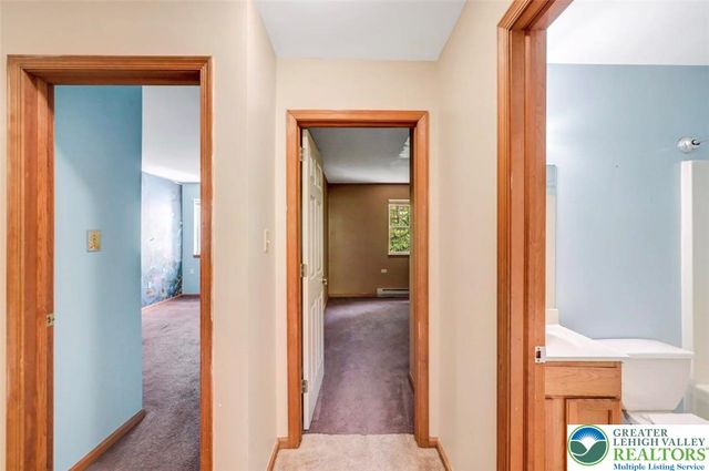 613 Country Acres Court, Chestnuthill Twp, PA 18330