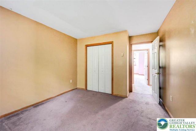 613 Country Acres Court, Chestnuthill Twp, PA 18330