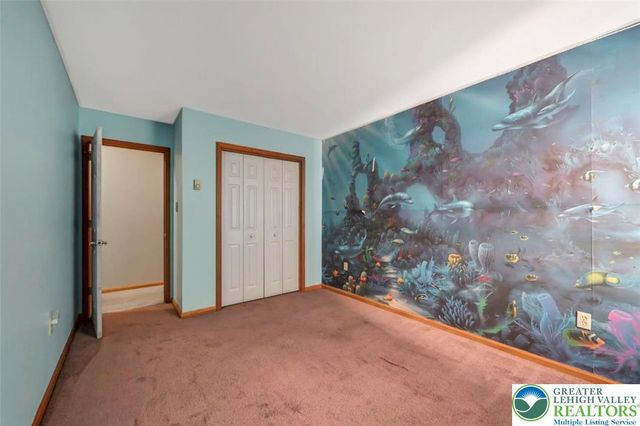 613 Country Acres Court, Chestnuthill Twp, PA 18330