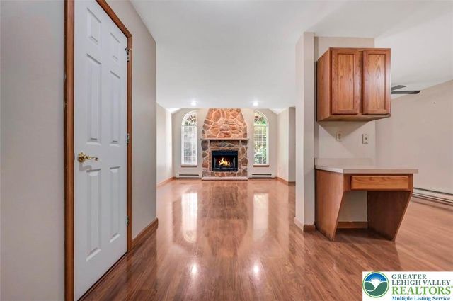 613 Country Acres Court, Chestnuthill Twp, PA 18330