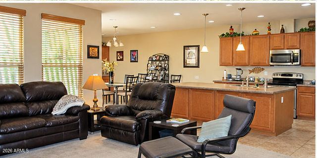 8995 W NORTHVIEW Avenue, Glendale, AZ 85305