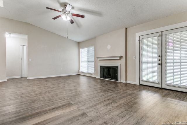 6815 Hillside Peak, San Antonio, TX 78233