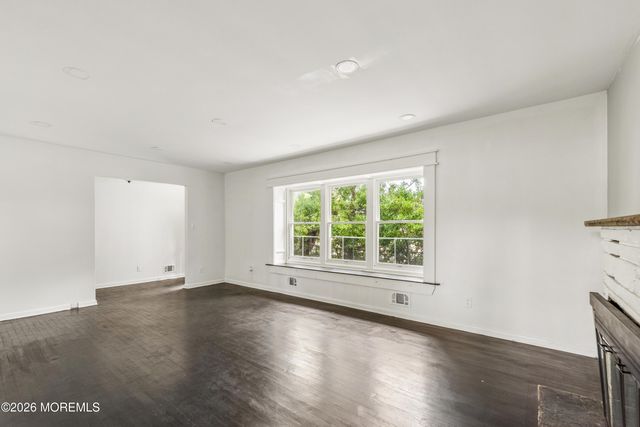 297 Cambourne Drive, Toms River, NJ 08753