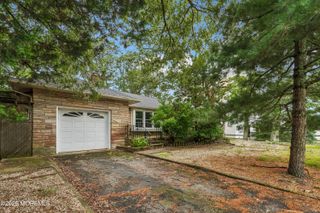 297 Cambourne Drive, Toms River, NJ 08753