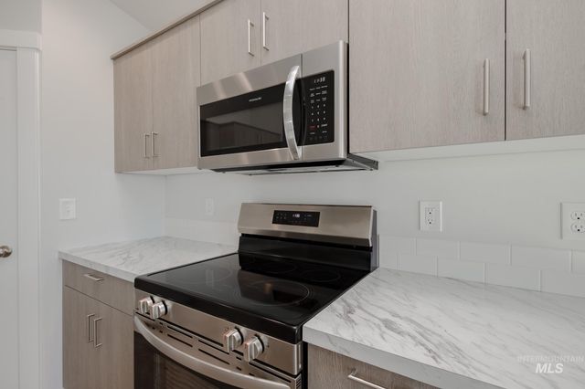 13735 Inman Ct, Caldwell, ID 83607