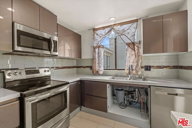 2175 S Beverly Glen Boulevard 406, Los Angeles, CA 90025