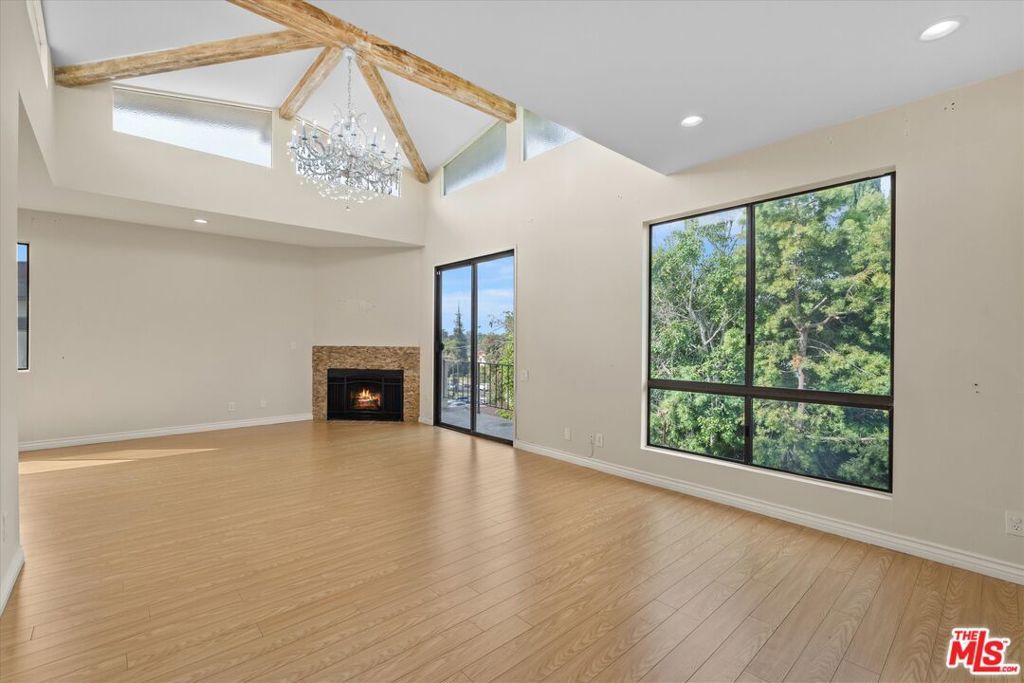 2175 S Beverly Glen Boulevard 406, Los Angeles, CA 90025