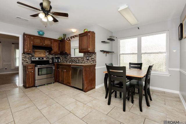 18522 Perkins Oak Rd, Prairieville, LA 70769