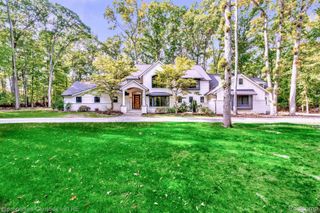 5080 Tootmoor Road, Bloomfield Charter Township, MI 48302