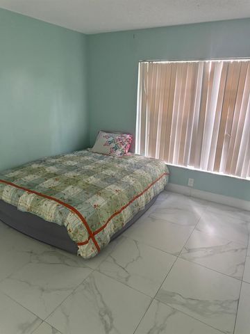 1463 Summit Run Circle, West Palm Beach, FL 33415