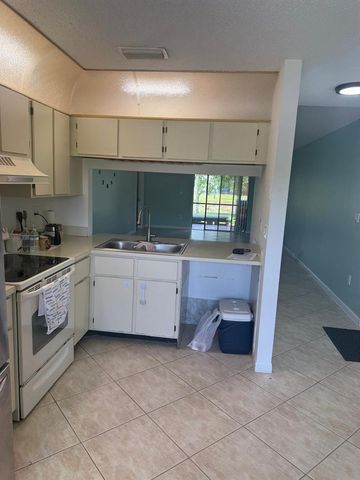 1463 Summit Run Circle, West Palm Beach, FL 33415