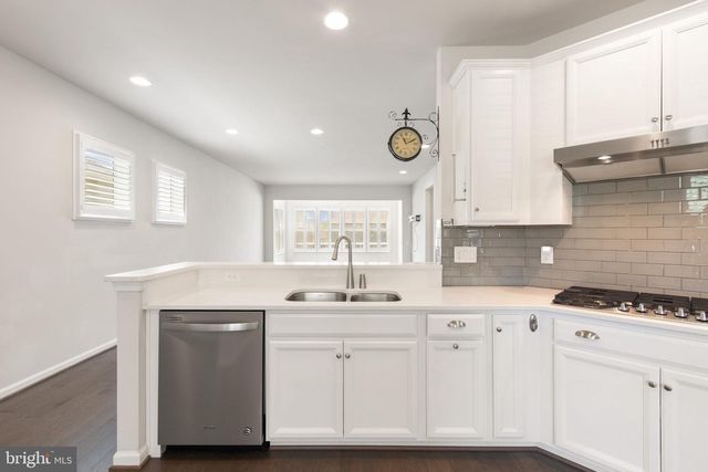 5 MCQUARIE DR, Fredericksburg, VA 22406