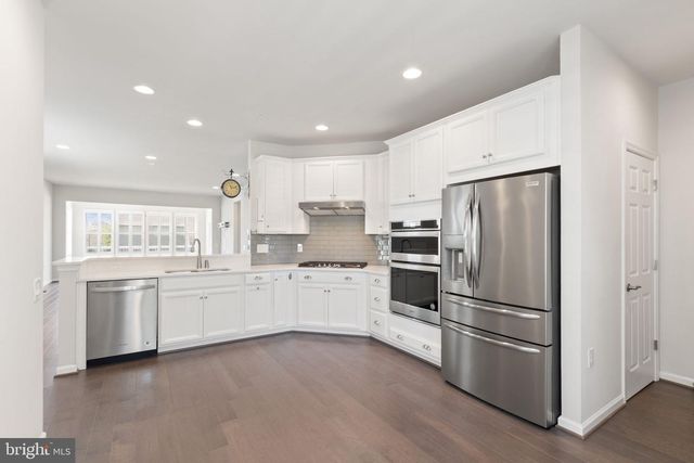 5 MCQUARIE DR, Fredericksburg, VA 22406