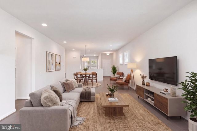 5 MCQUARIE DR, Fredericksburg, VA 22406