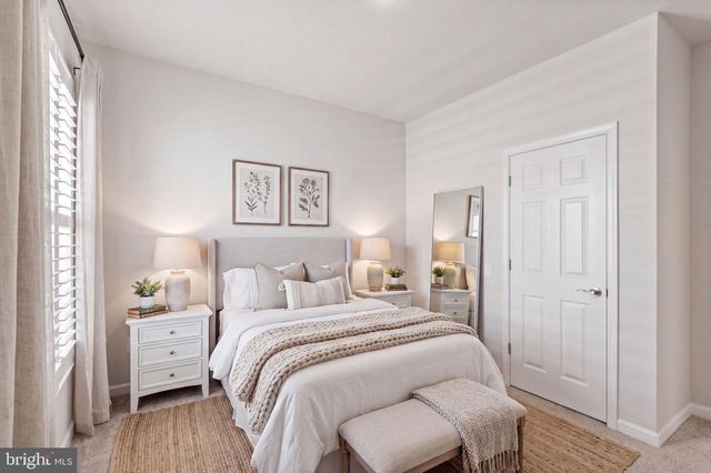 5 MCQUARIE DR, Fredericksburg, VA 22406