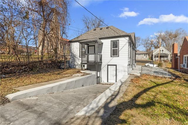 1975 Troup Avenue, Kansas City, KS 66104