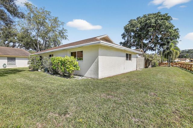 3673 W Forge Road 41, Davie, FL 33328