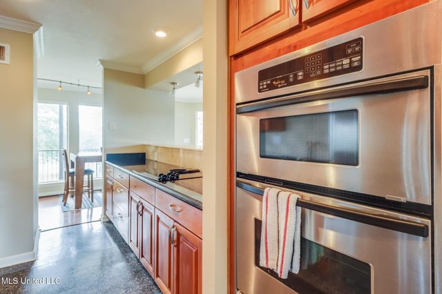 3230 Cumberland Road, 201, Ocean Springs, MS 39564