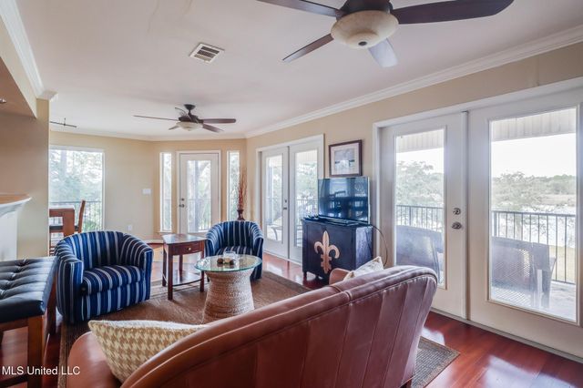 3230 Cumberland Road, 201, Ocean Springs, MS 39564