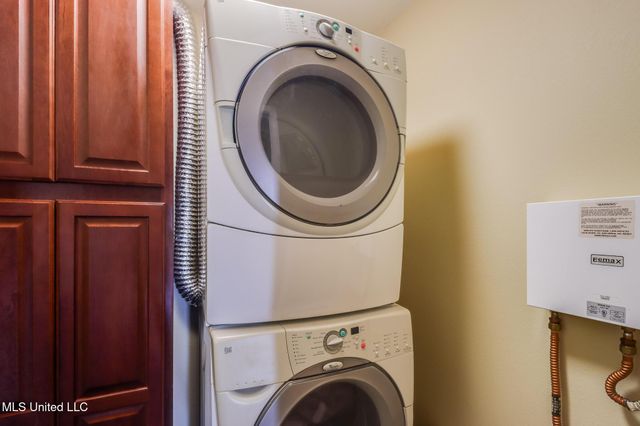 3230 Cumberland Road, 201, Ocean Springs, MS 39564