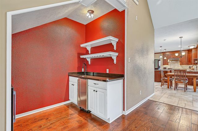 101 Oak Drive, Friendswood, TX 77546