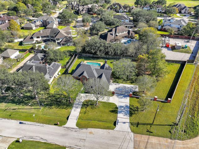 101 Oak Drive, Friendswood, TX 77546