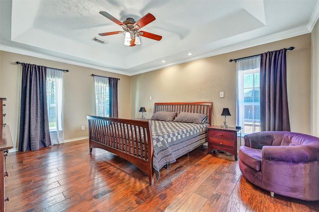 101 Oak Drive, Friendswood, TX 77546