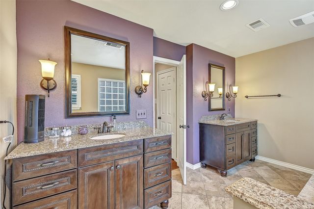 101 Oak Drive, Friendswood, TX 77546