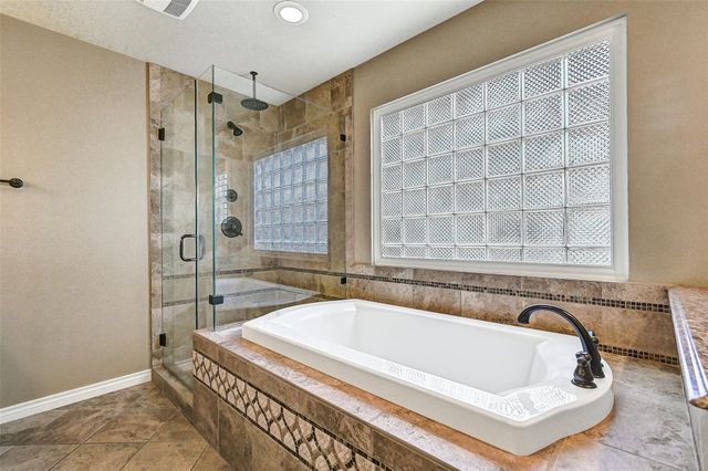 101 Oak Drive, Friendswood, TX 77546