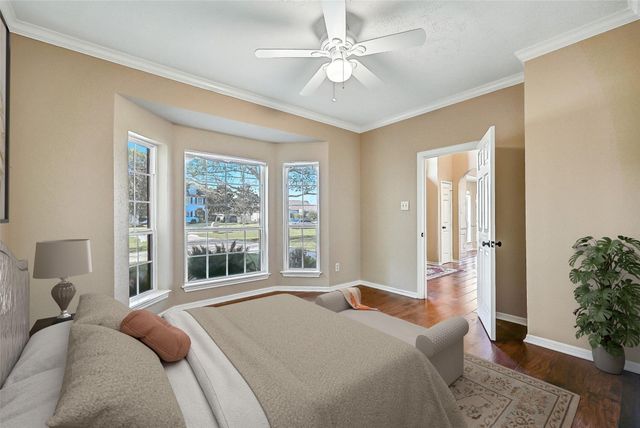 101 Oak Drive, Friendswood, TX 77546