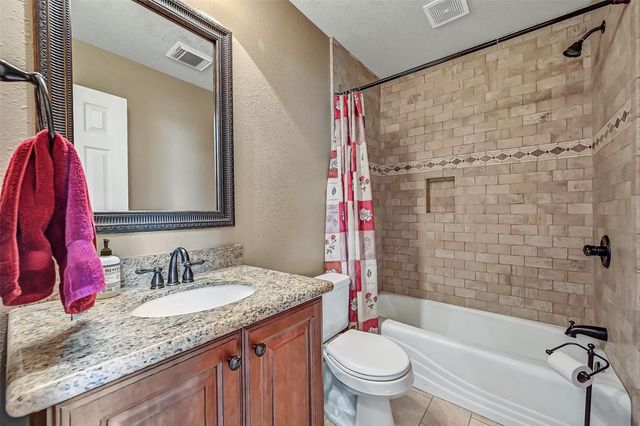 101 Oak Drive, Friendswood, TX 77546