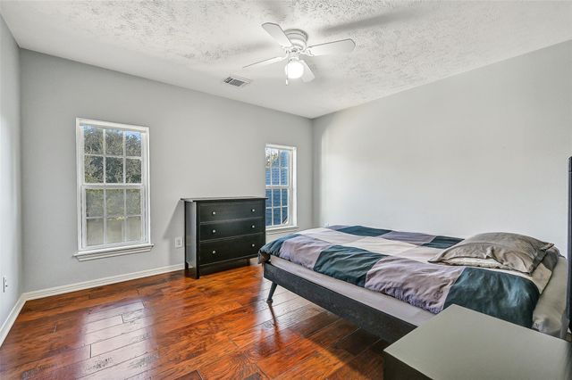 101 Oak Drive, Friendswood, TX 77546