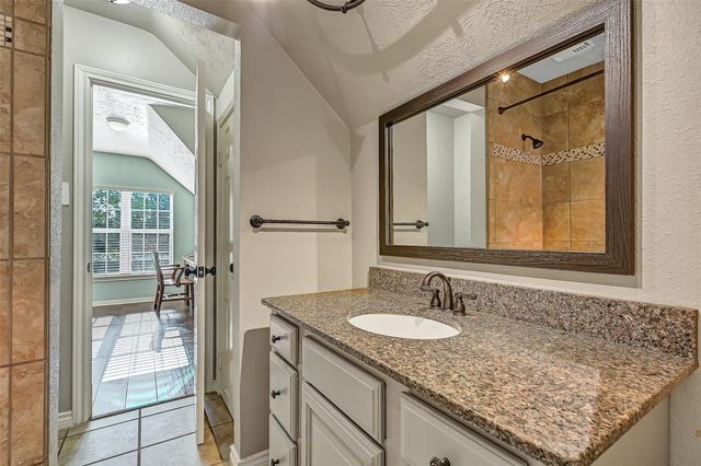 101 Oak Drive, Friendswood, TX 77546