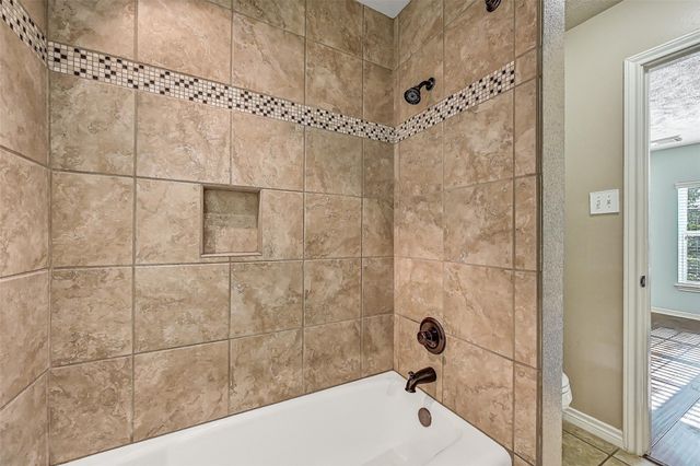 101 Oak Drive, Friendswood, TX 77546