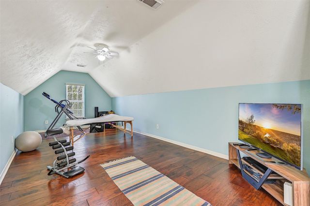 101 Oak Drive, Friendswood, TX 77546