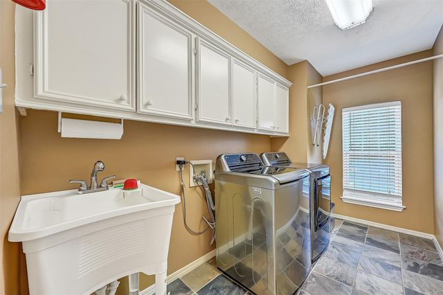 101 Oak Drive, Friendswood, TX 77546