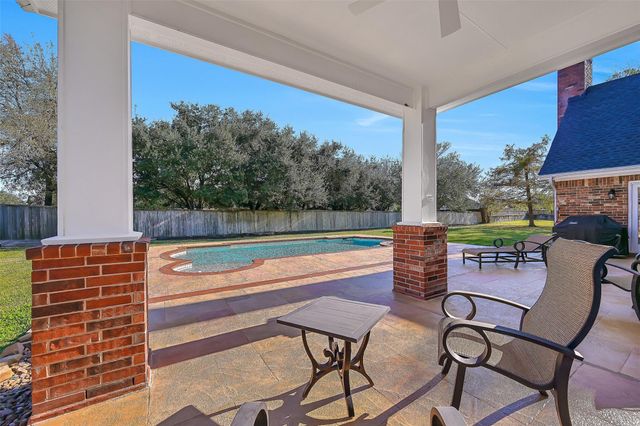 101 Oak Drive, Friendswood, TX 77546