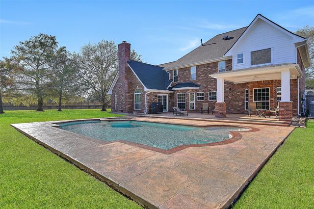 101 Oak Drive, Friendswood, TX 77546