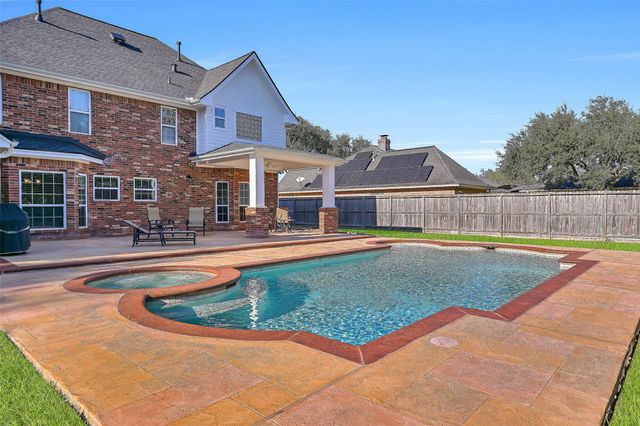 101 Oak Drive, Friendswood, TX 77546